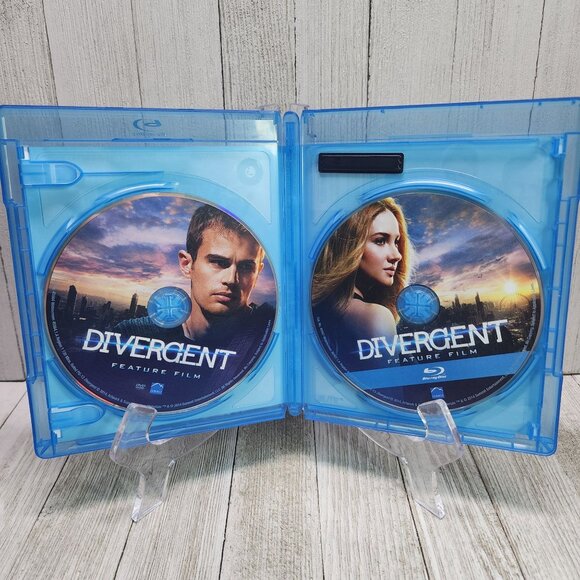 Divergent - Blu-ray + DVD + Digital HD 2-Disc 2014 - Picture 2 of 6